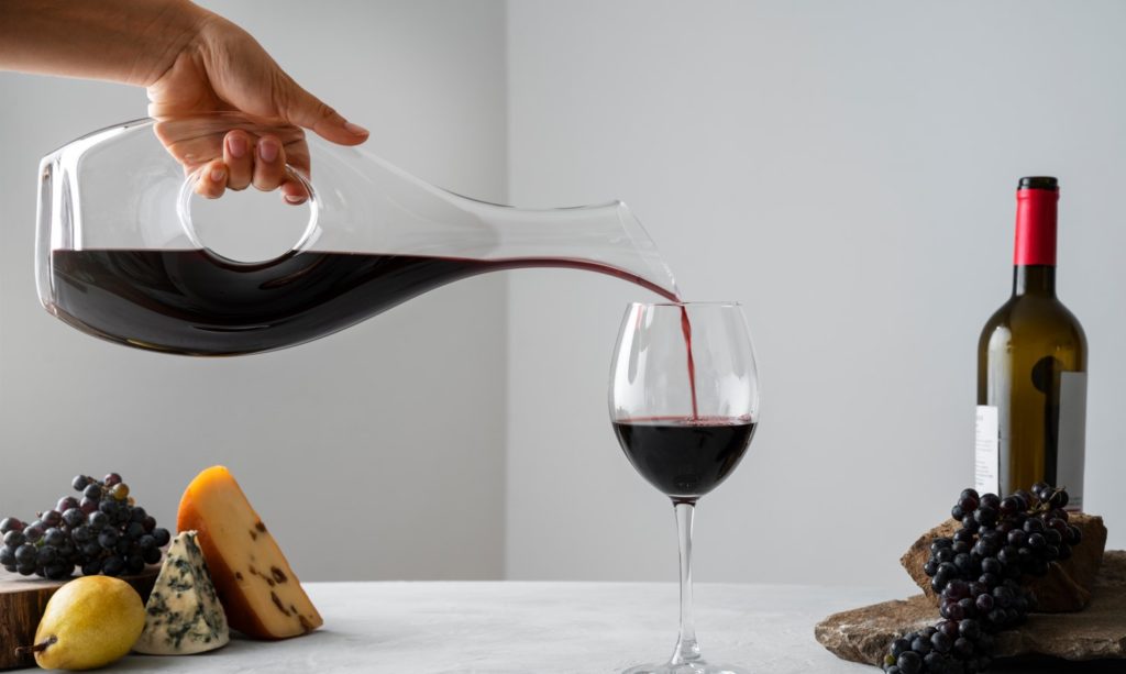 Как открывать вино и правильные бокалы для вина